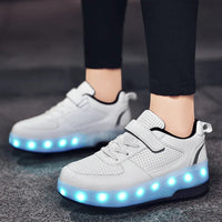 Children's Roller Skating Shoes New Kids Shining Shoes LED Girls Sneakers Free Shipping Outdoor Boys Sports Tennis Shoes